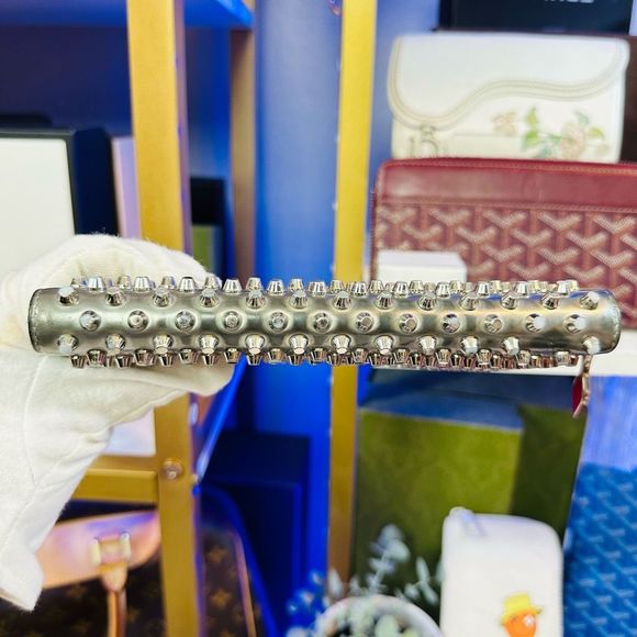 🧧SOLD🧧CHRISTIAN LOUBOUTIN Panettone silver leather studded zip wallet - Picture 6 of 12